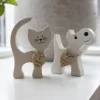Stående katt i trä