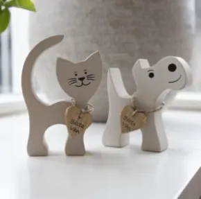 Stående katt i trä